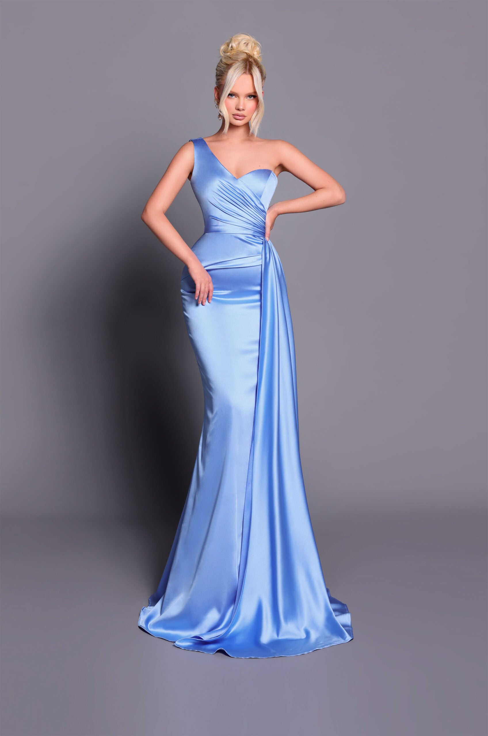 Cover image for One-shoulder bridesmaid dresses: fit and coordination guide